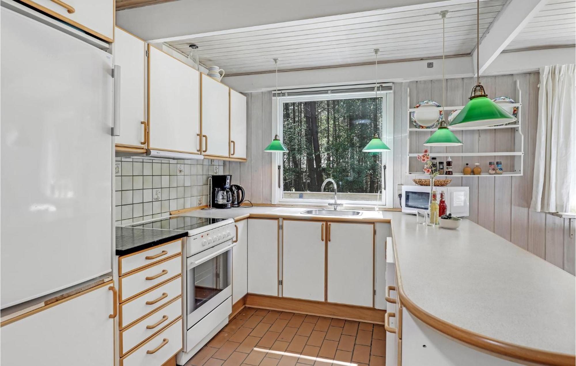 Lovely Home In Nexo With Kitchen Extérieur photo